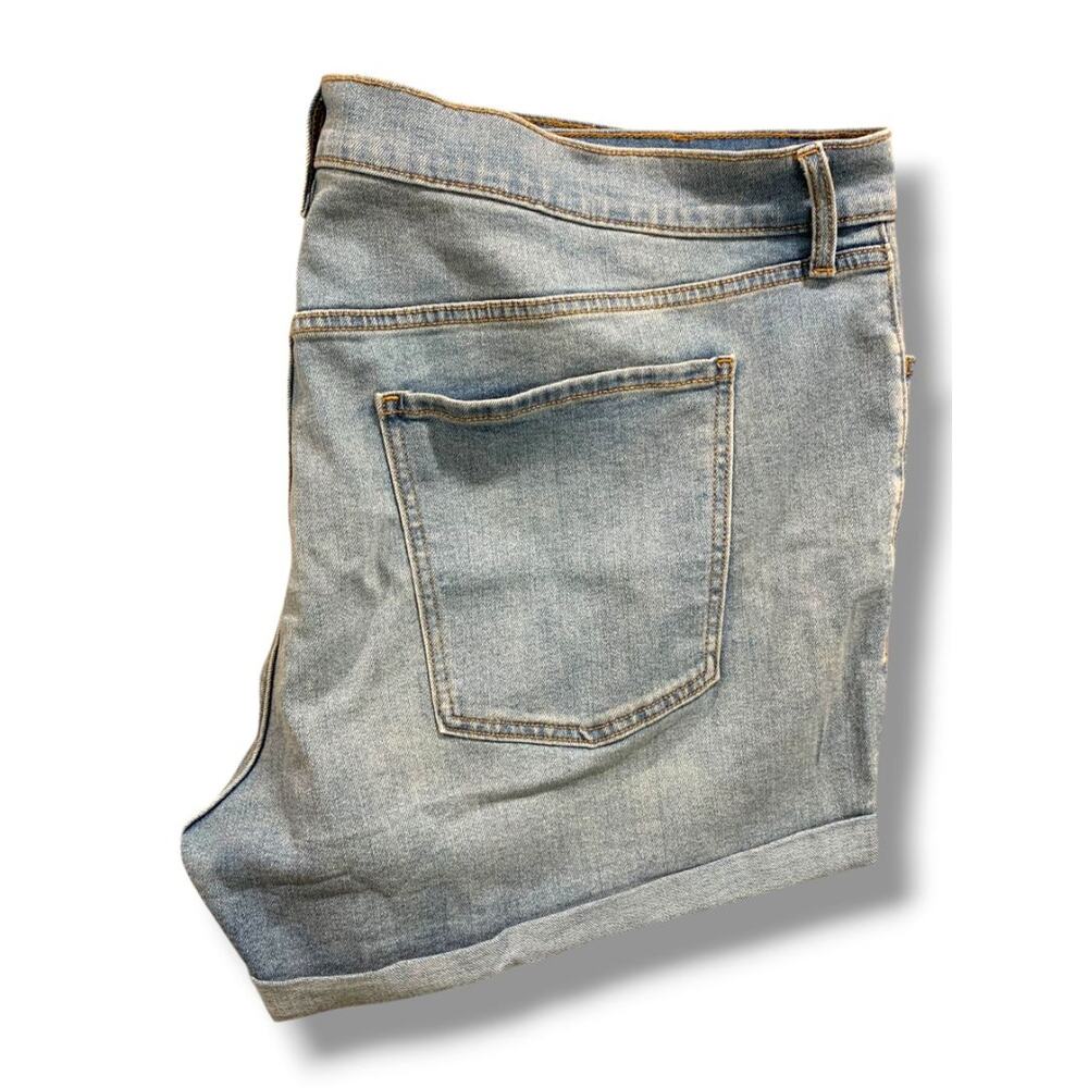 Size 24 Old Navy Womens Plus Size Cuffed Jean Shorts New Mid-Rise Wow